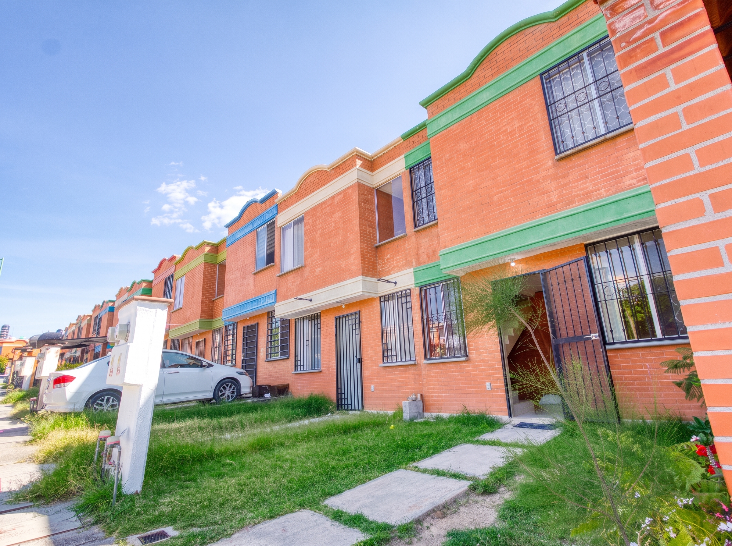 Casa en venta dentro de fraccionamiento El Manantial frente a area verde
